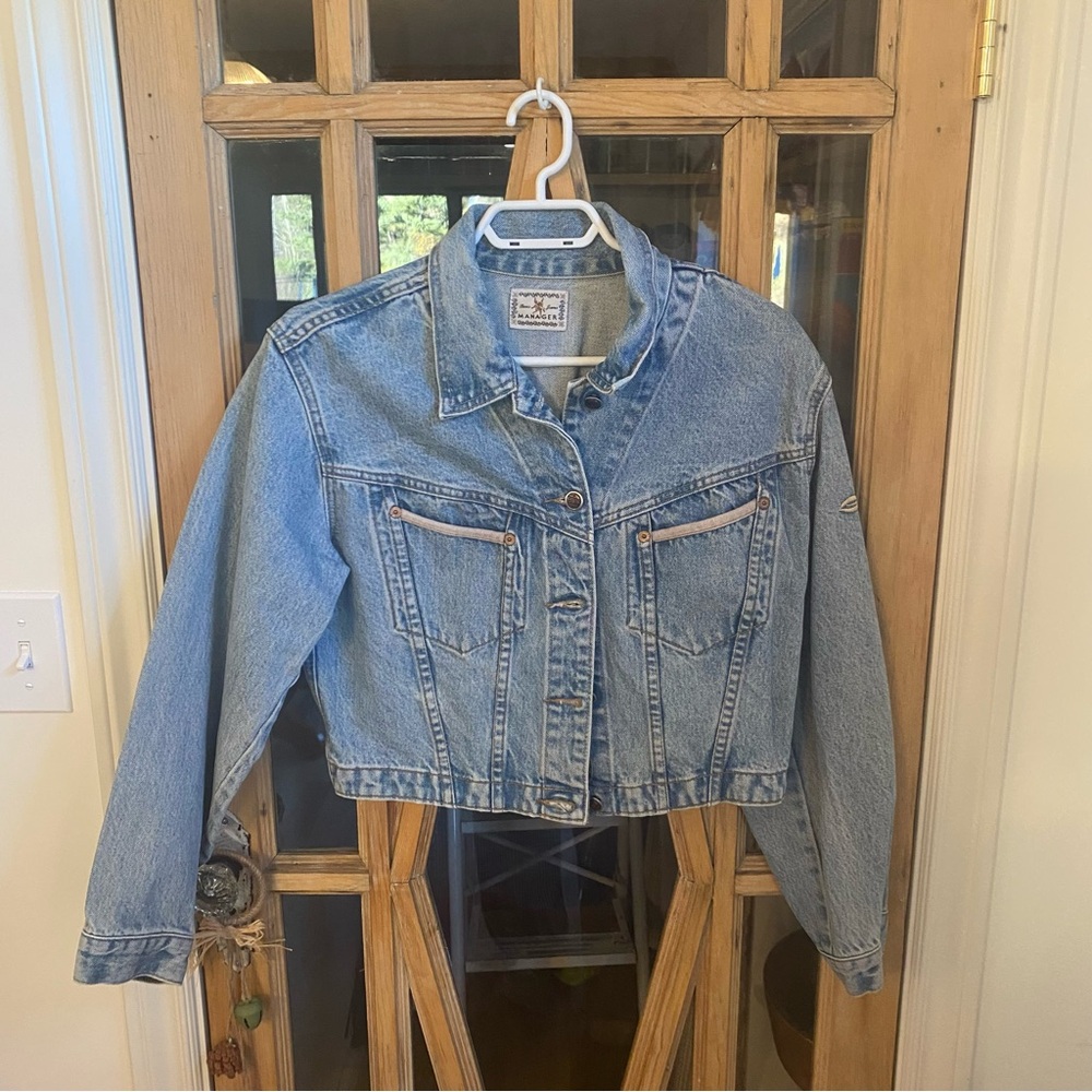 Vintage Manager Light Blue Cropped Jean Jacket